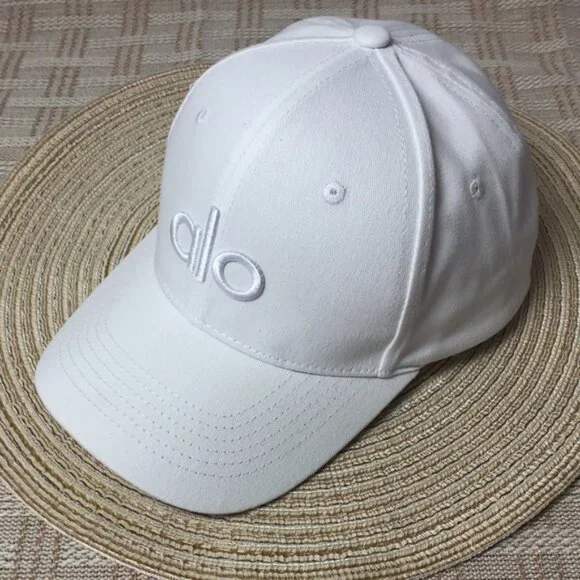 alo Yoga（アローヨガ）キャップ　ホワイト Off-Duty Cap - Bright White/White | ALO